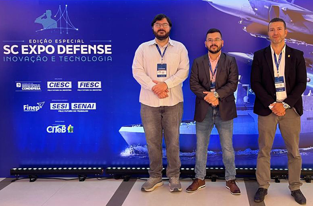 Membros da equipe do LABSOLDA participam da edição especial da SC Expo Defense 